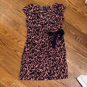 GUC Taylor Pea in a Pod Cap-Sleeve Sheath Dress in Pink and Navy - Maternity